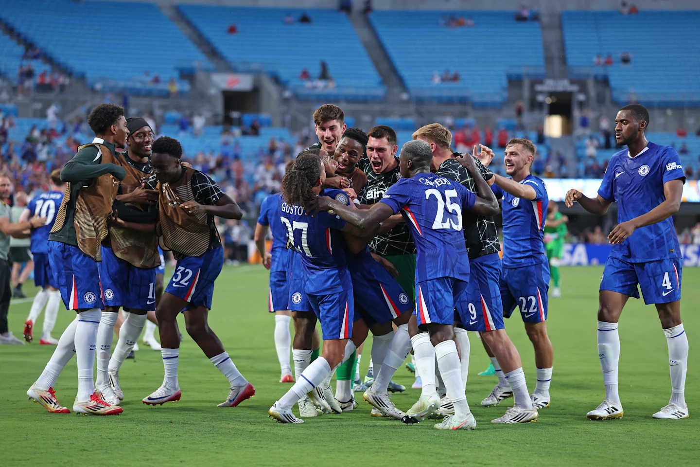 Chelsea beat Benfica 4-1