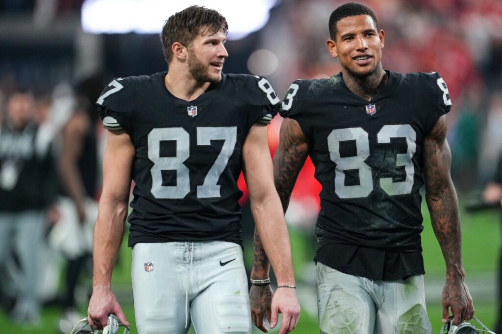 Darren Waller Returns to NFL: