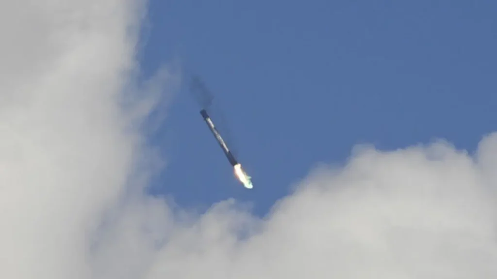 SpaceX launches cargo freighter